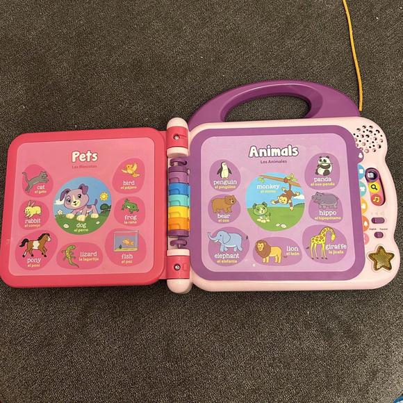 Leap Frog Scout & Violet 100 Words Book (Pink & Purple) - Picture 2 of 3